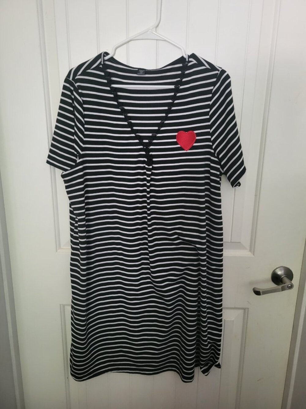 SHEIN Curve 1XL Black White Striped Heart Patch T Shirt Dress